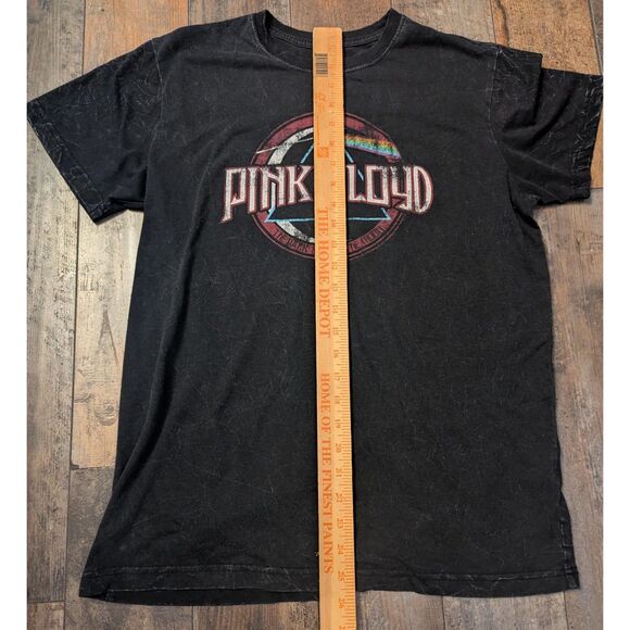 Pink Floyd Dark Side of the Moon Distressed Graphic Tee Size M (2022) - Picture 3 of 5